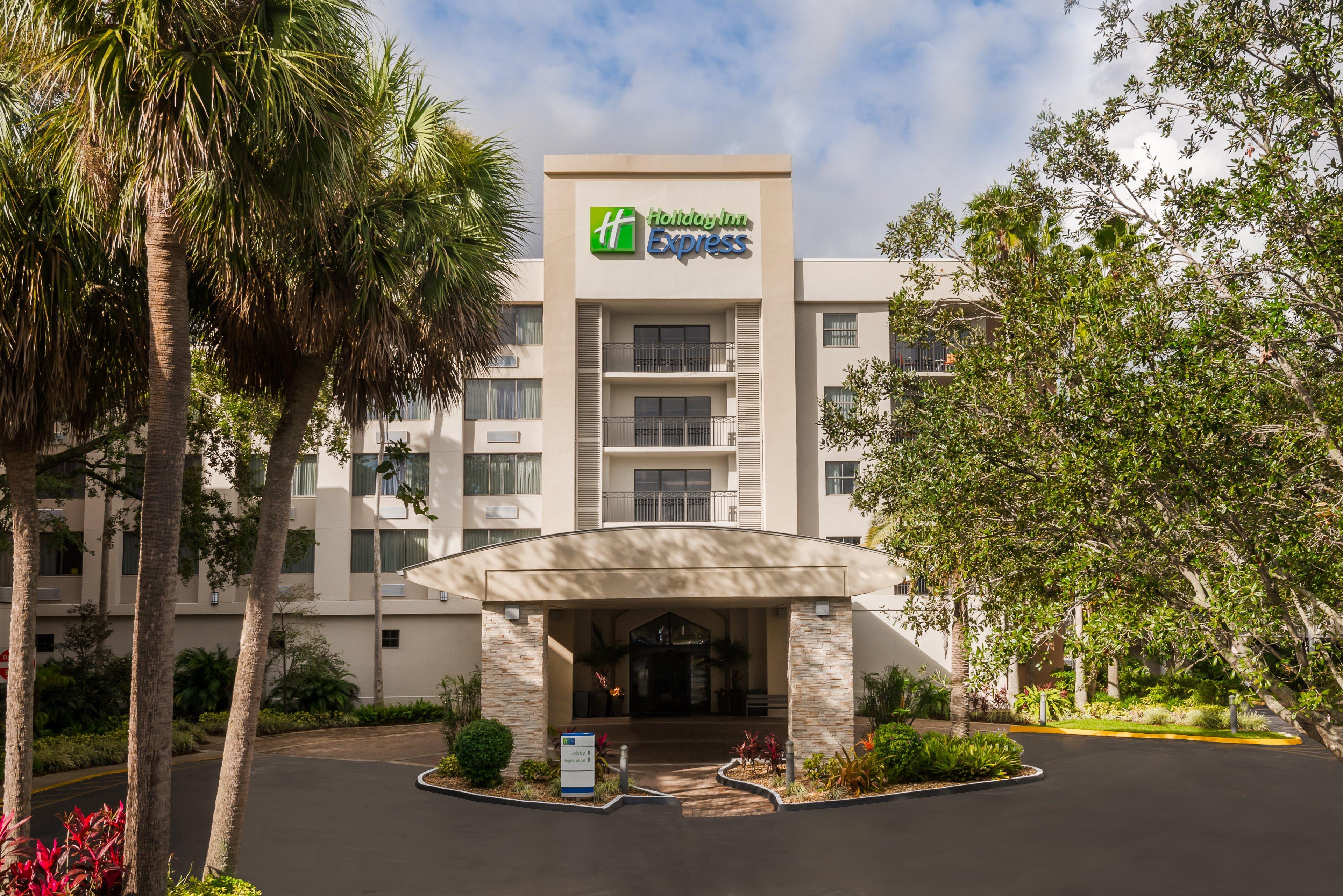 Holiday Inn Express Hotel & Suites Ft. Lauderdale-Plantation By Ihg Exterior photo