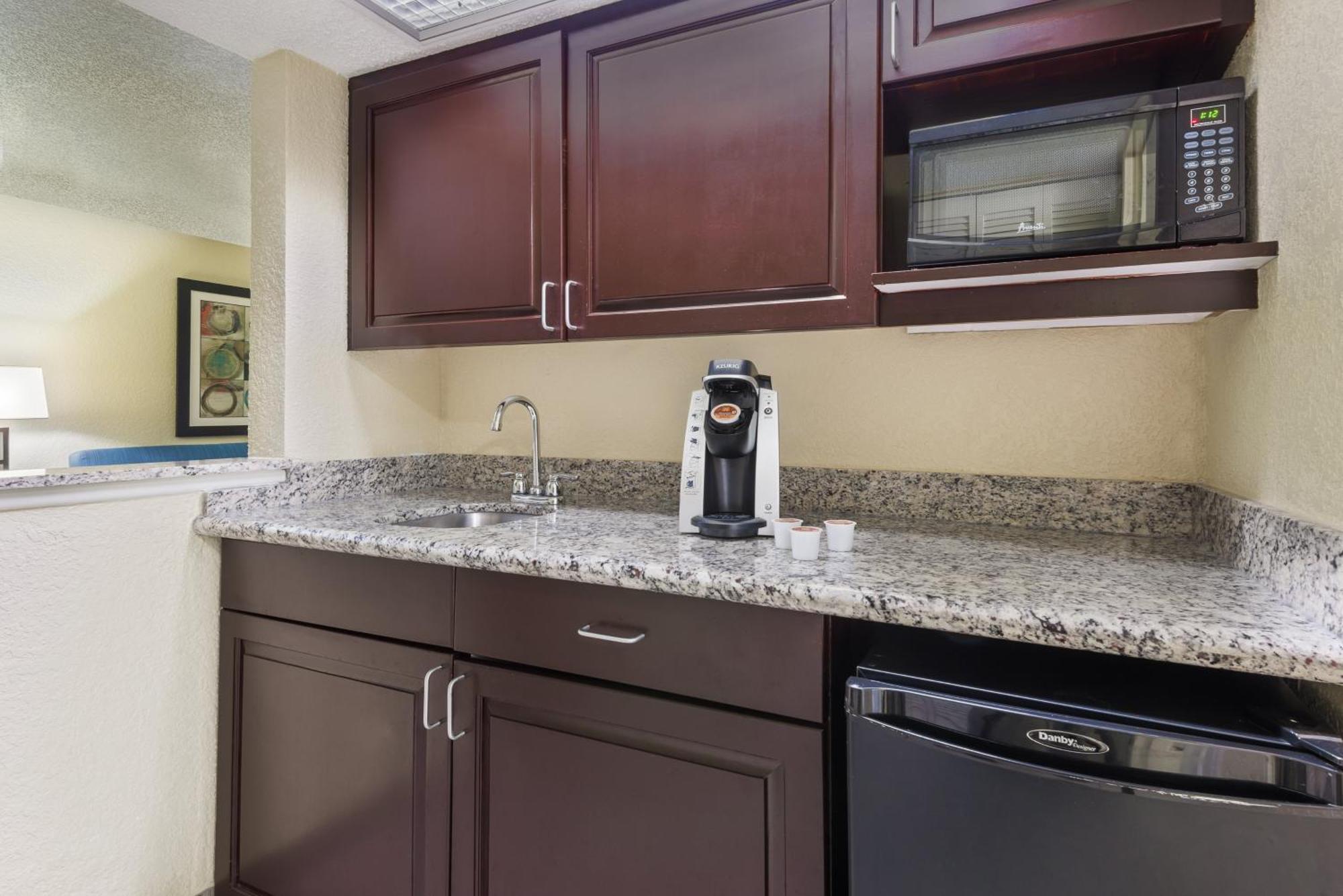 Holiday Inn Express Hotel & Suites Ft. Lauderdale-Plantation By Ihg Exterior photo